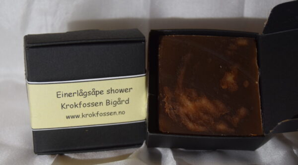 Håndlaget einerlågsåpe shower